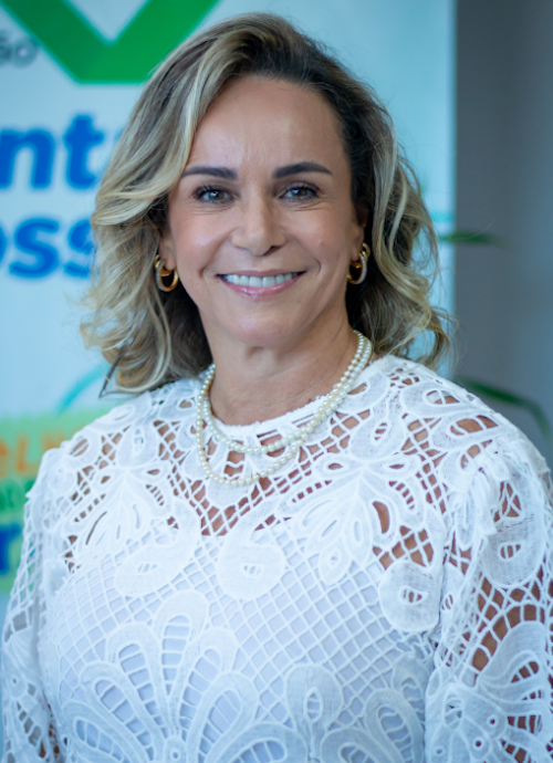 Foto da Chefe do NRE de Ponta Grossa, Luciana Aquiles Sleutjes