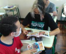 Com a homologação da Base Nacional Comum Curricular (BNCC), no ano de 2017, a Educação Financeira passou a ser considerada um conhecimento essencial para ser trabalhado nas escolas, objetivando a formação para a cidadania.