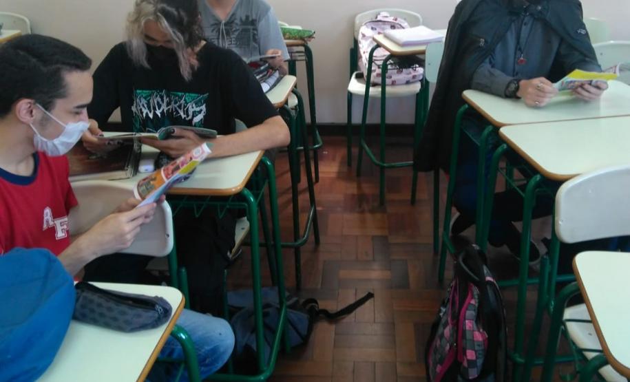 Educação Financeira Com a homologação da Base Nacional Comum Curricular (BNCC), no ano de 2017, a Educação Financeira passou a ser considerada um conhecimento essencial para ser trabalhado nas escolas, objetivando a formação para a cidadania.