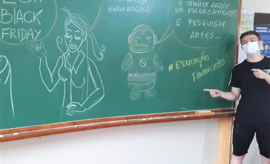 Educação Financeira Com a homologação da Base Nacional Comum Curricular (BNCC), no ano de 2017, a Educação Financeira passou a ser considerada um conhecimento essencial para ser trabalhado nas escolas, objetivando a formação para a cidadania.